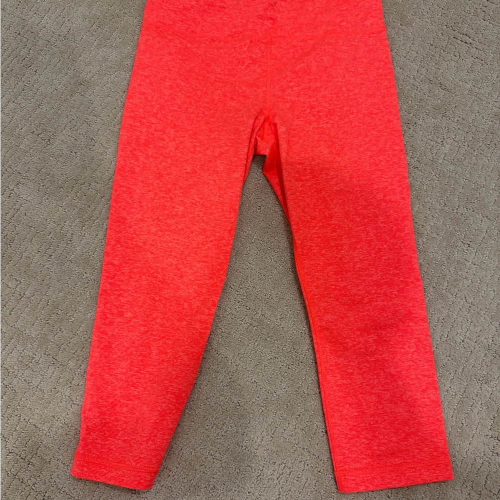 Under Armour Women’s Cropped Hot Pink Leggings